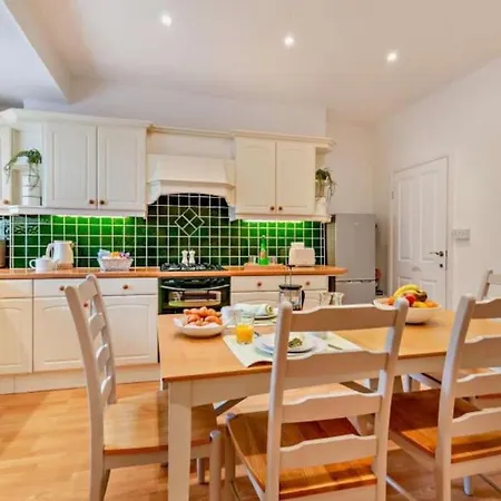 בית נופש Chatsworth *