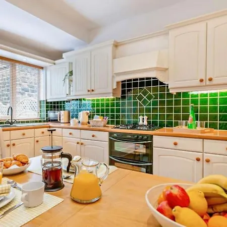 Chatsworth Дом отдыха *